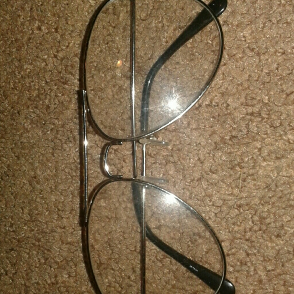 everyone owns these glasses